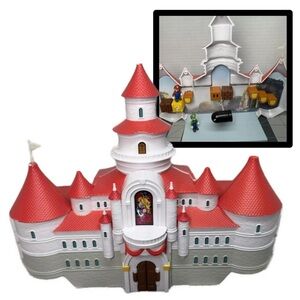 The Super Mario Bros Movie Mushroom Kingdom Castle Playset 1.25 Inch Figures